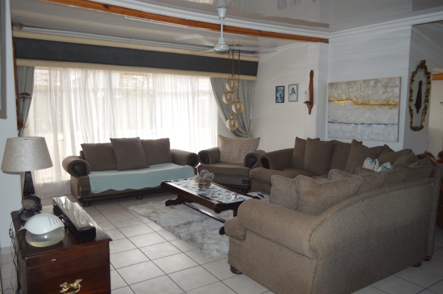 4 Bedroom Property for Sale in Flamwood North West